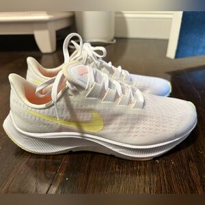NIKE Air Zoom White and Yellow Women’s sneakers, size 8.5